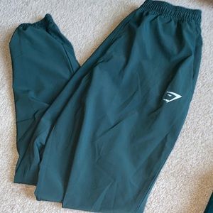 loose gymshark windbreaker joggers